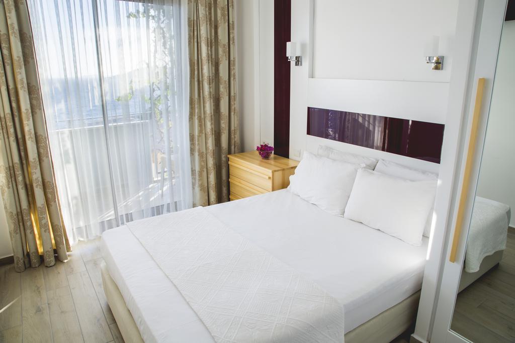 Defne Hotel Каш Экстерьер фото