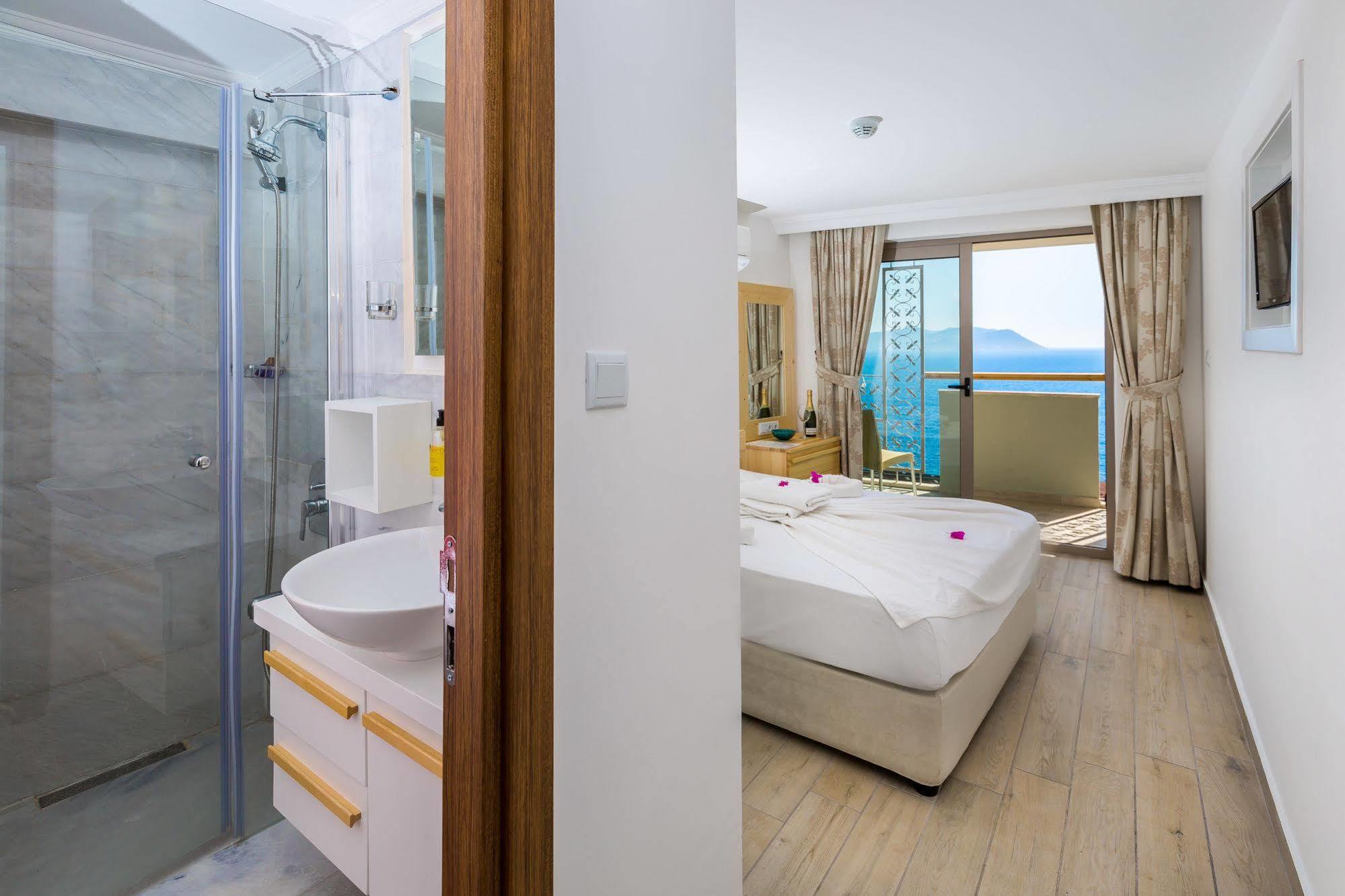 Defne Hotel Каш Экстерьер фото