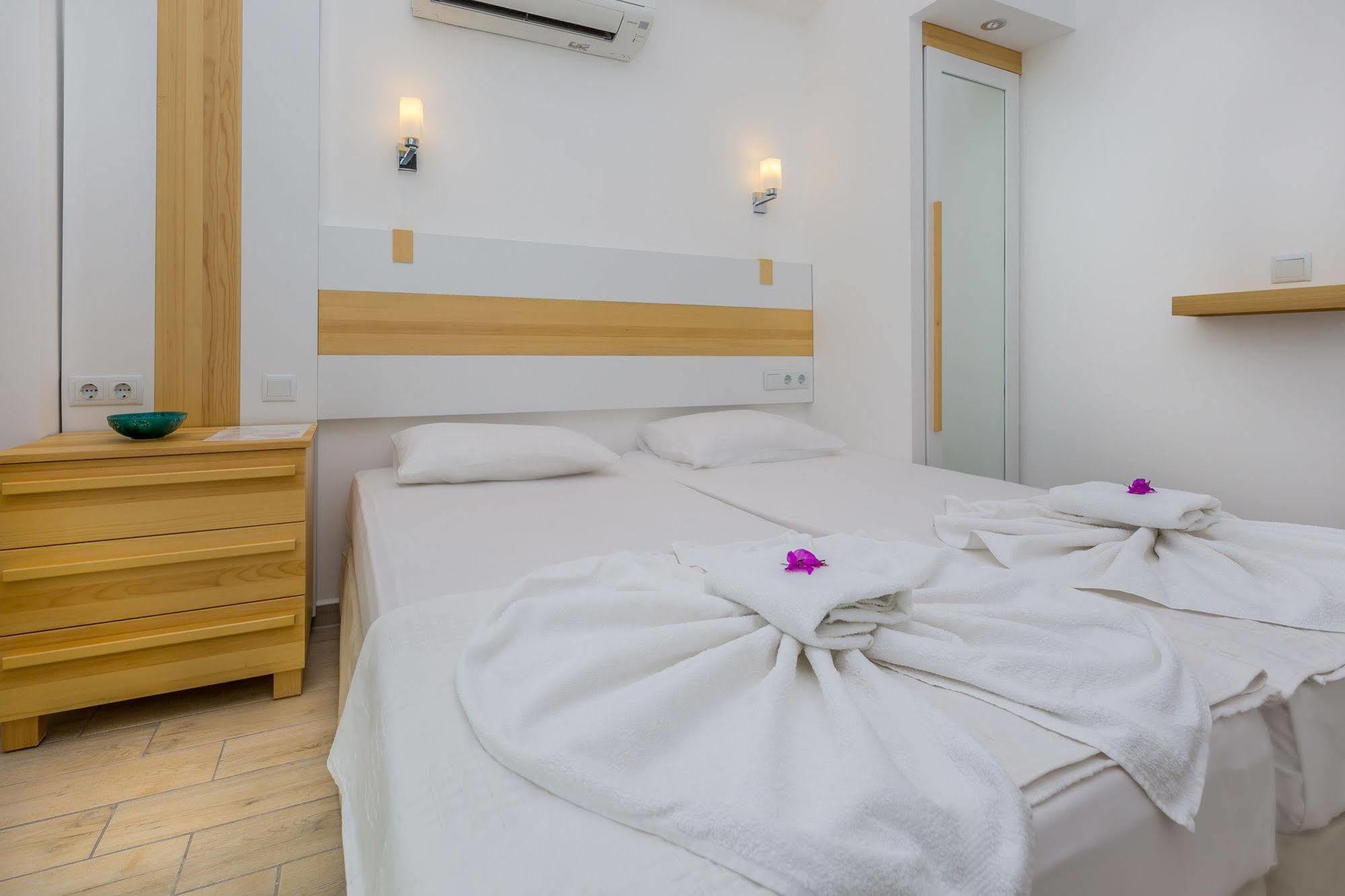 Defne Hotel Каш Экстерьер фото