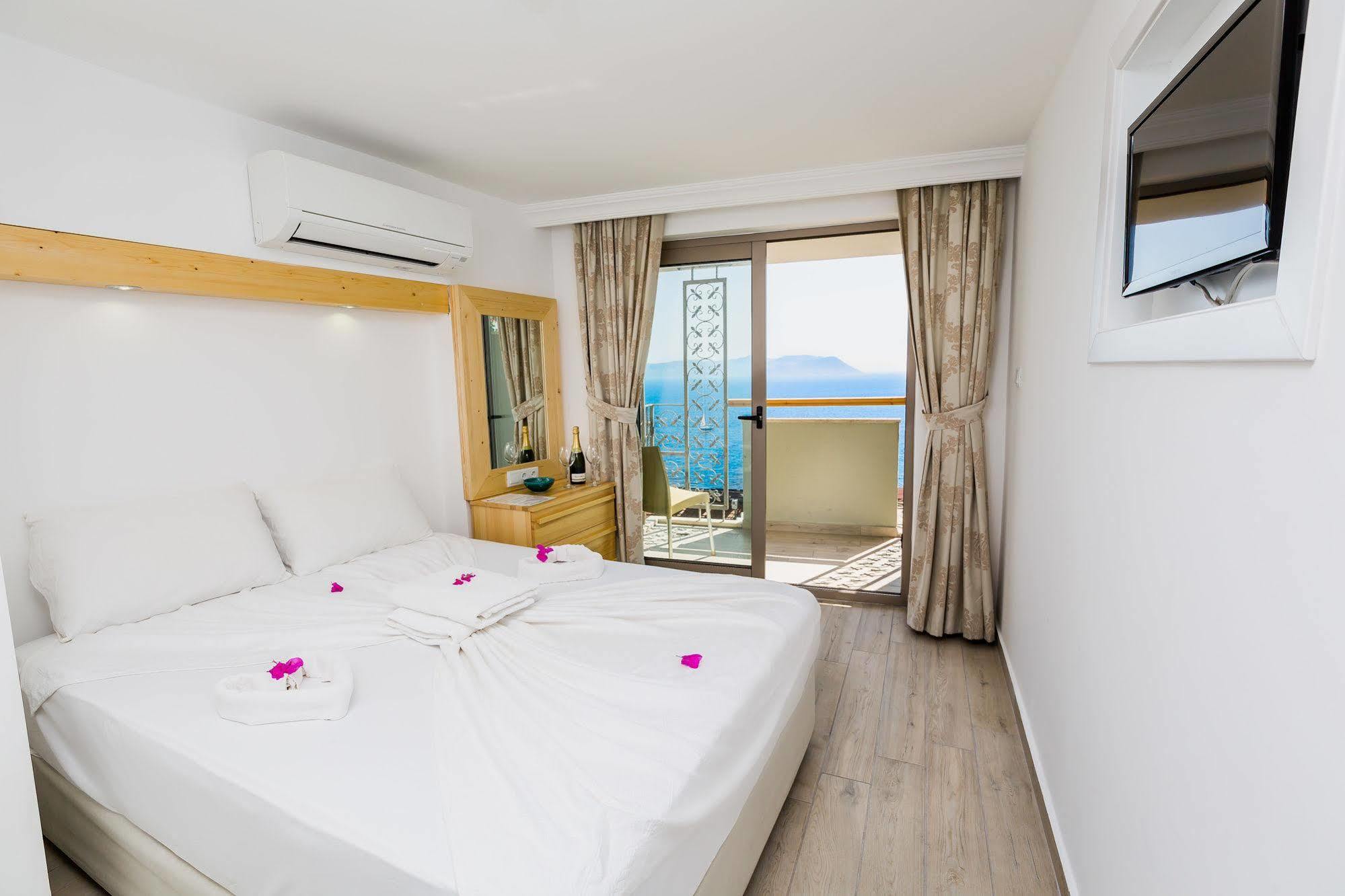 Defne Hotel Каш Экстерьер фото